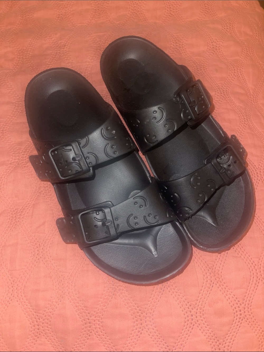Women Black Double-Buckle Comfort Sandals